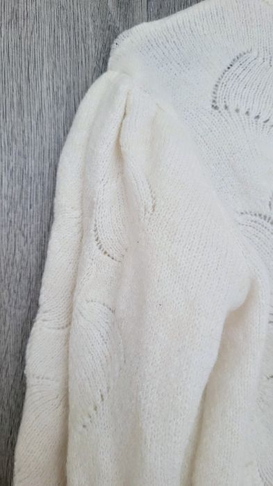 Sweterek damski ażurkowy