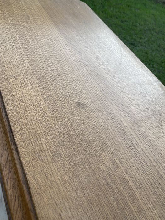 Drewniana komoda klasyczny styl