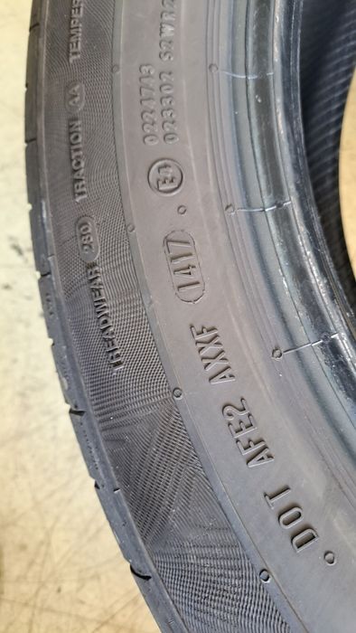 Pneus 215/55/18 continental