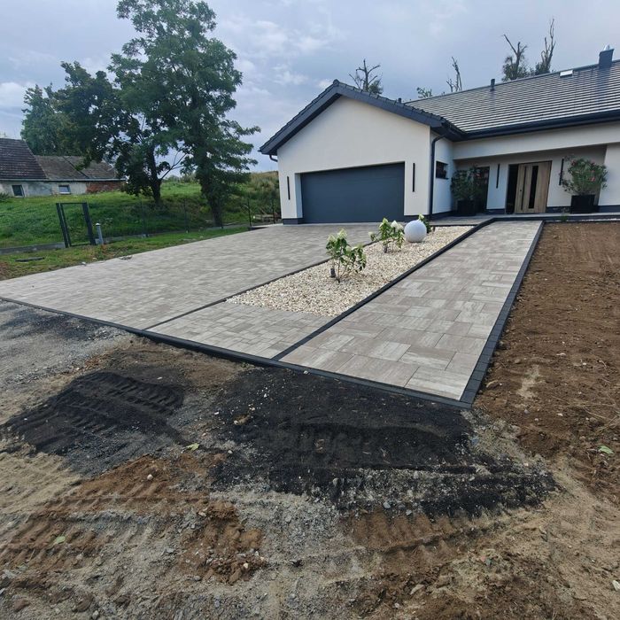 Usługi minikoparka