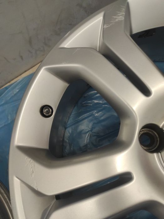 Felgi aluminiowe OPEL R 17 4x100 Czujniki
