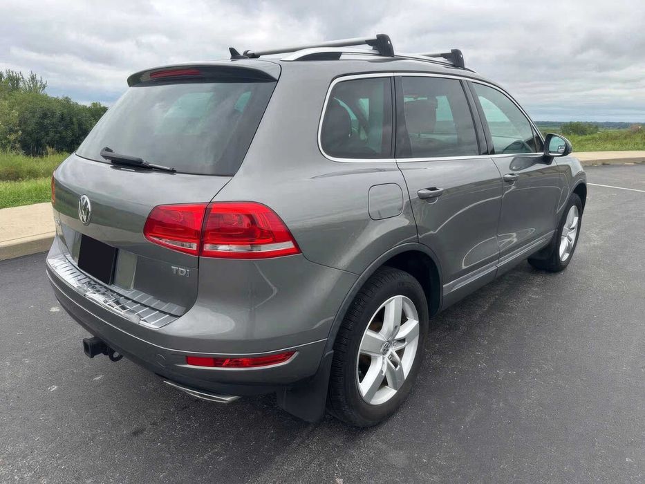 Volkswagen Touareg Sport with Nav      2014