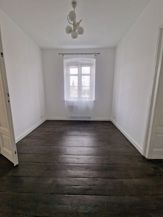 Lokal mieszkalny 90m2, centrum, obok galerii Tęcza