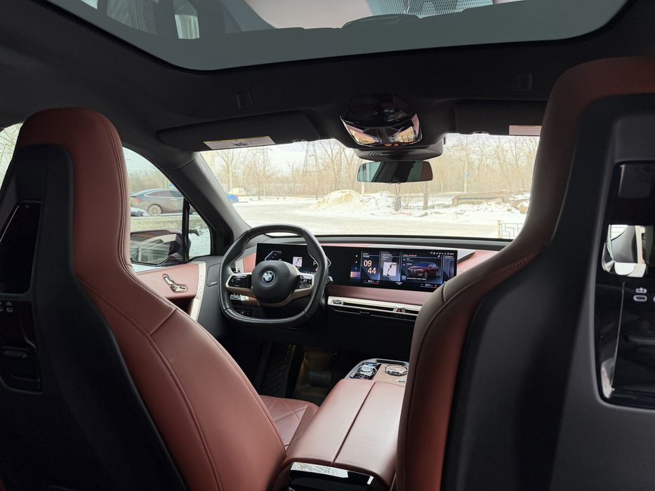 BMW iX XDrive50 2022 рік