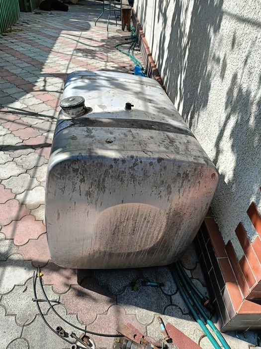 Продам бак Ман  на 450 литров