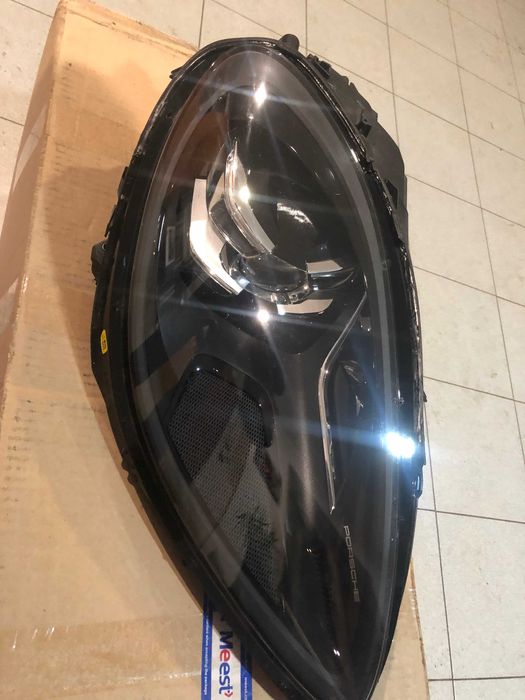 Фара правая Porsche Macan 2019 2020 года, светодиодная