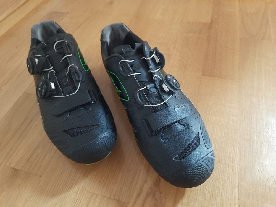 Веловзуття професіональне Northwave Extreme.