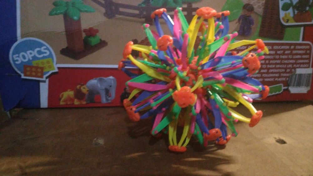 Продам или обмен конструктор зоопарк