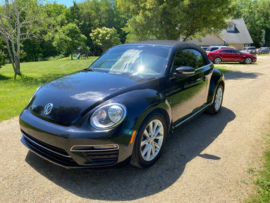 Volkswagen Beetle Convertible SE      2017