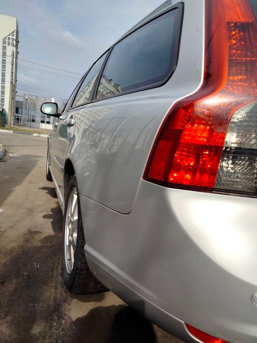 Продам автомобіль Volvo V50 1.6D2