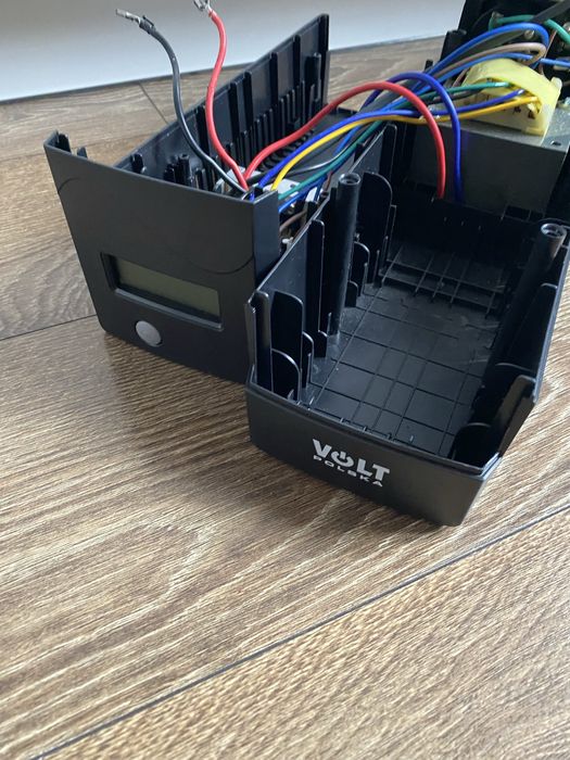 UPS Volt Polska 1000 va 600 w ( без аккум)