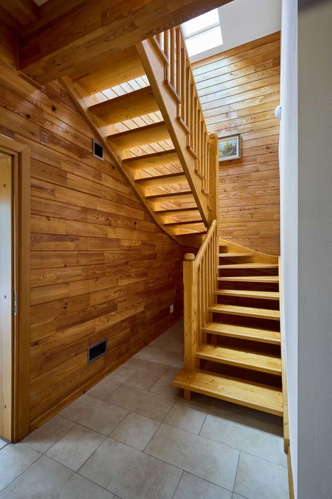 Заміська резиденція в Карпатах. 125м.кв. 26сот. Огороджена, охороняєма