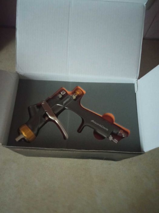 Продам краскопульт Adwards Davis  з розрізною дюзою 1.3 мм (IWATA).