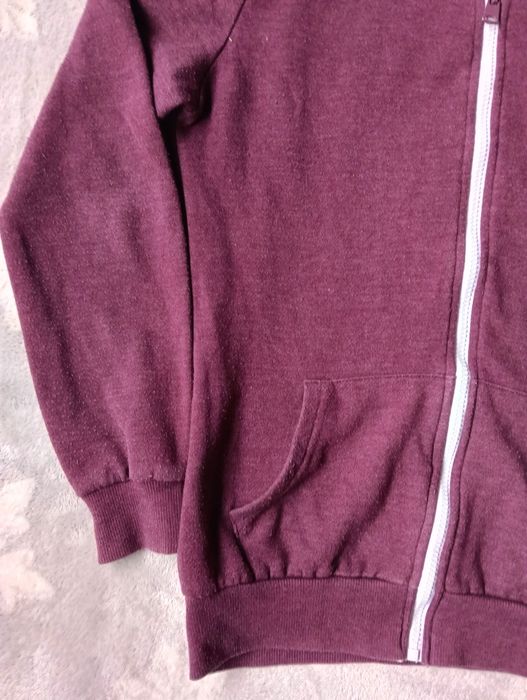 Bluza zasuwana z kapturem rozmiar S firmy Terranova