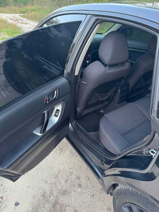 Автомобіль Subaru Legacy