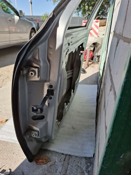 Двері на Skoda Octavia 2012