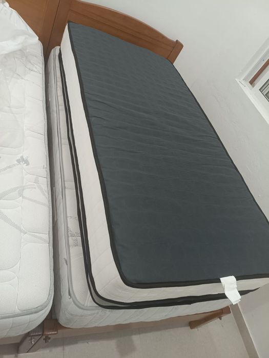 Colchão de molas novo, macio e confortável, por 110 euros.
