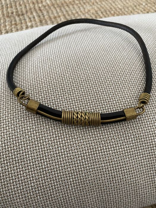 Naszyjnik ze skórą