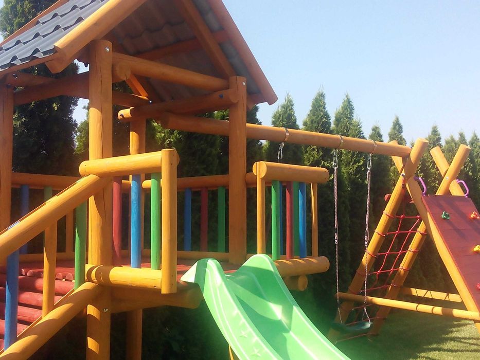 Plac Zabaw z  Wspinaczką  z Balli