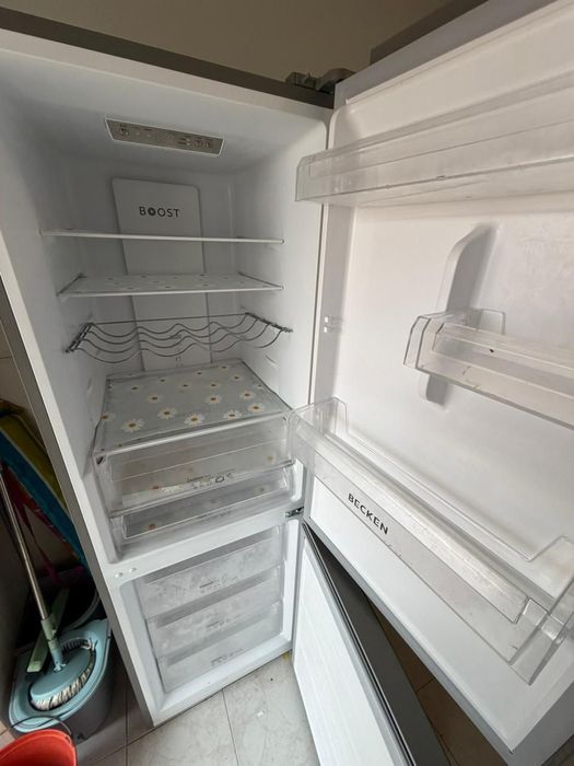 Frigorífico combinado BECKEN 323L