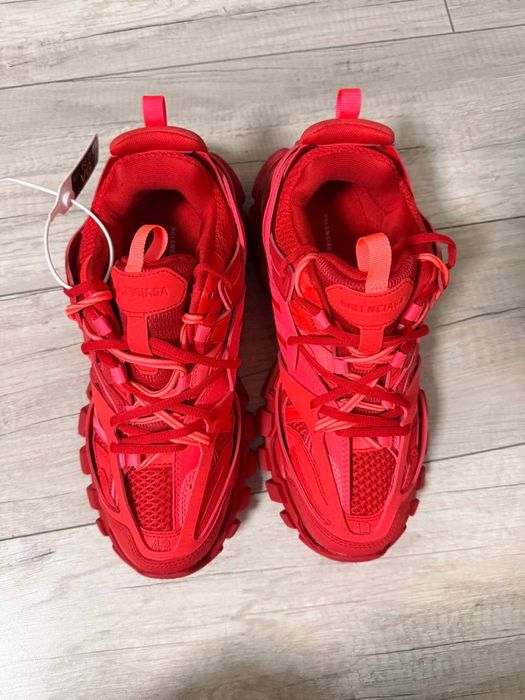 Balenciaga track 1.0 red