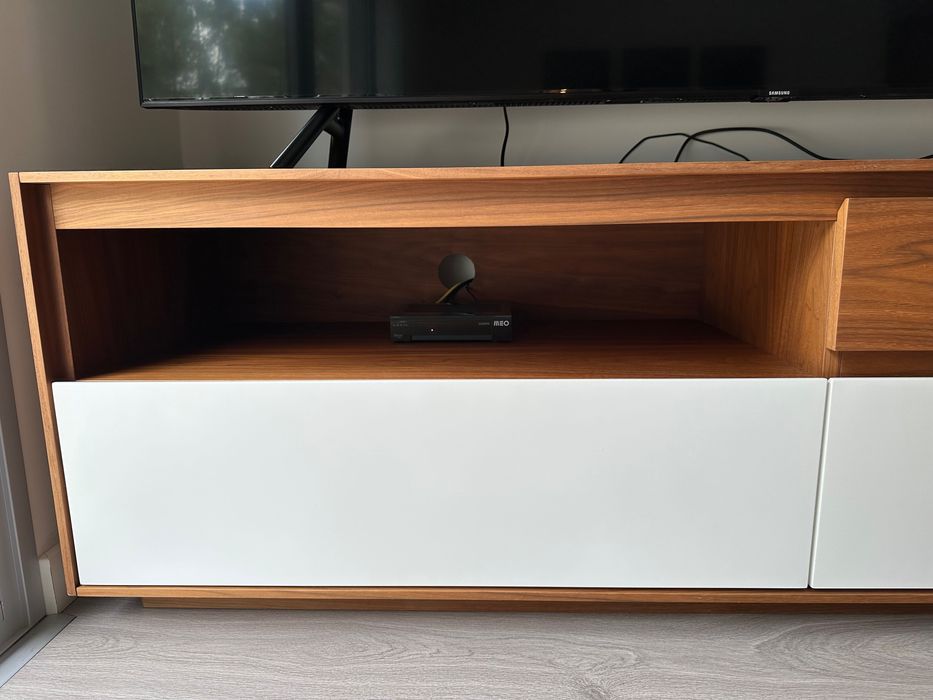 Móvel de tv de Nogueira