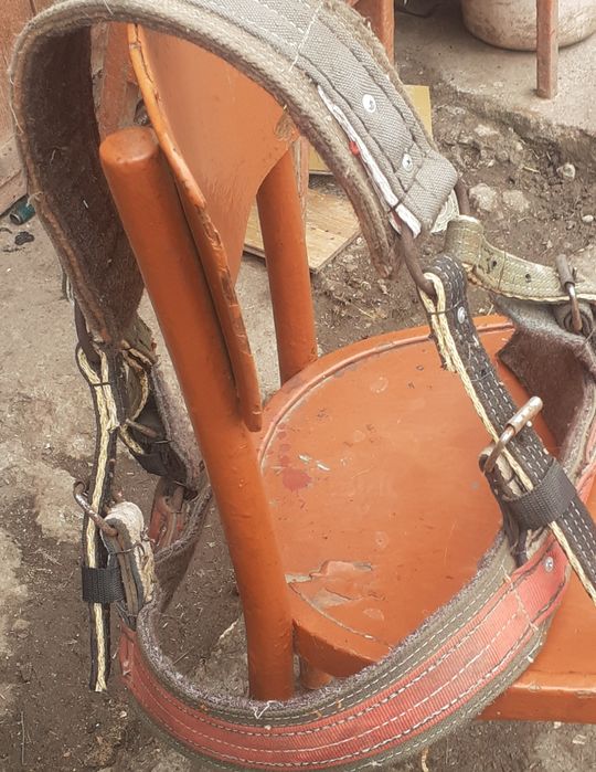 Збруя для коней , наявності є вуздечки , шлия.и