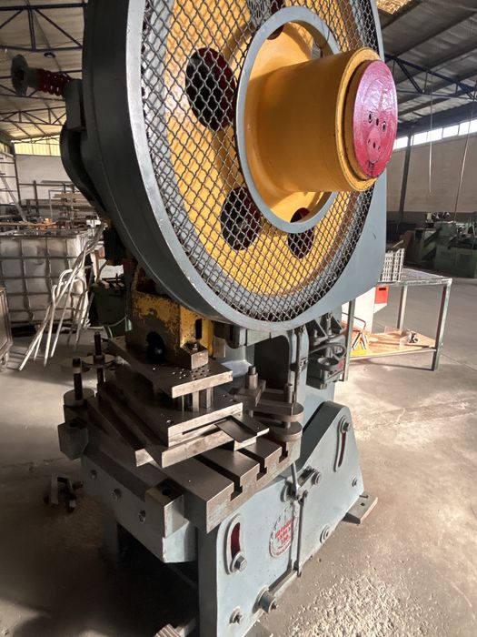 Balance / Prensa excentrica 65 ton