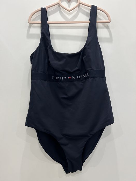 Неймовірний оригінальний суцільний купальник Tommy Hilfiger розмір М