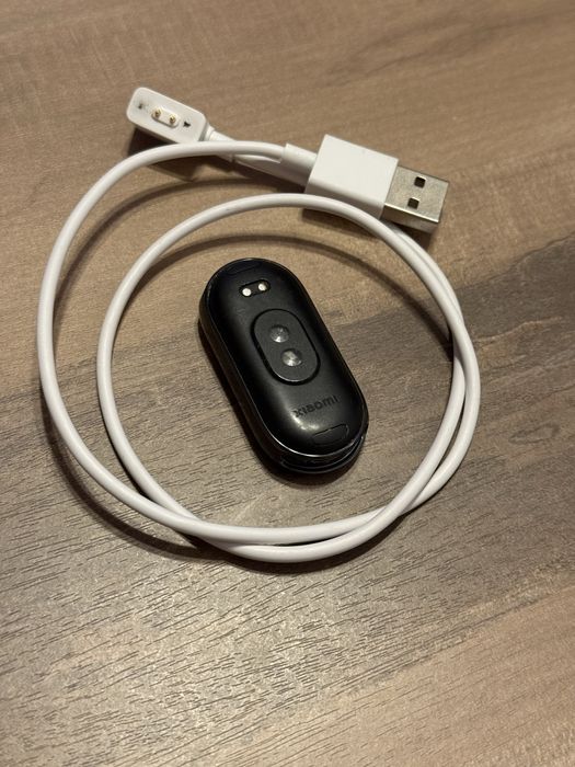 Xiaomi smart band 8 mi band czarny bez paska bdb stan ładowarka