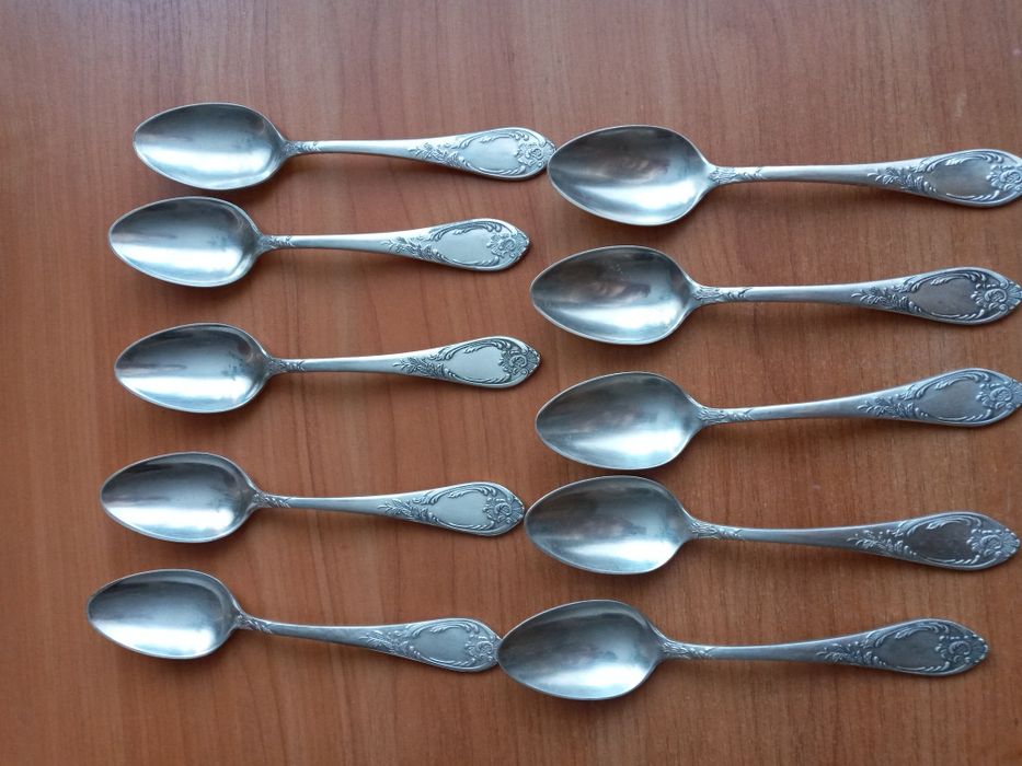 Ложки столов ые, мельхиоровые ЗИШ и футляр для набора столовых приборо