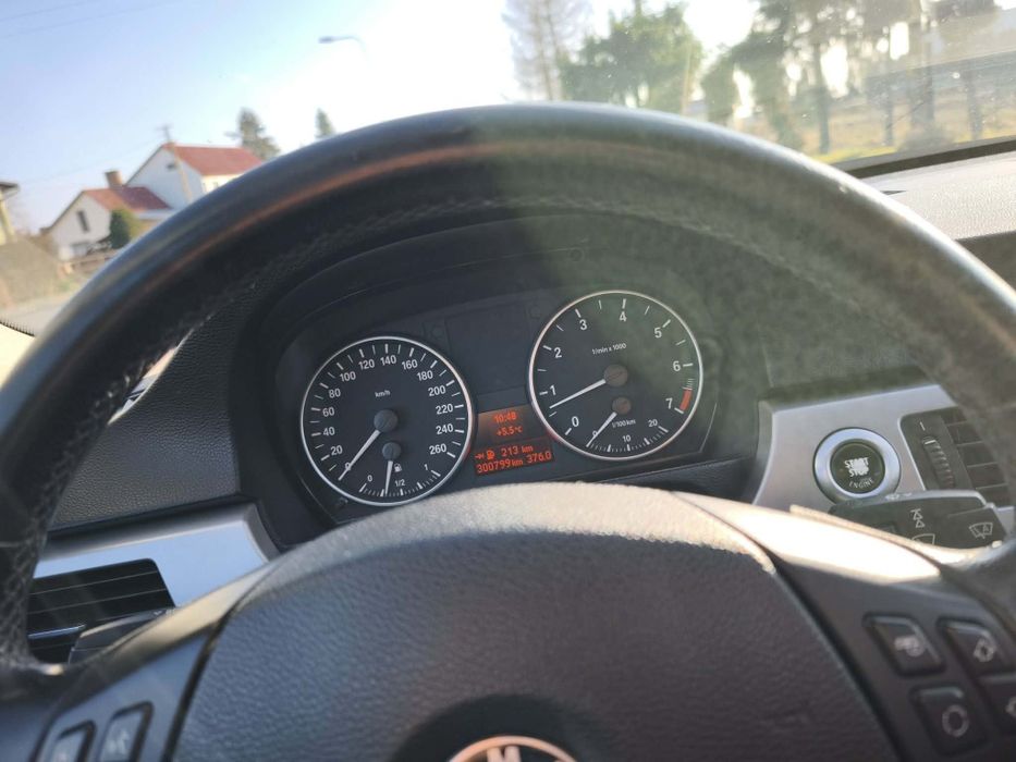 BMW E90 318i 129 KM 2007 rok sedan