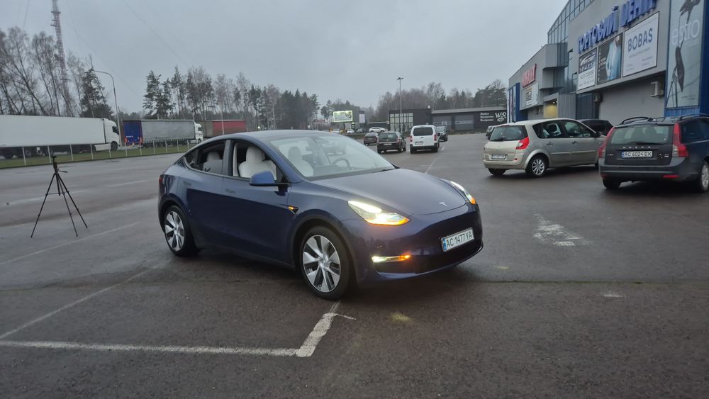 Продаж авто Tesla Y 7 міст