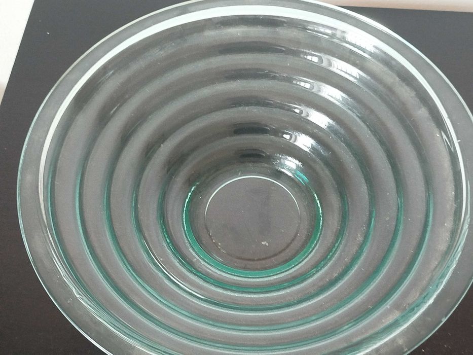 Peça de decoração em vidro redonda