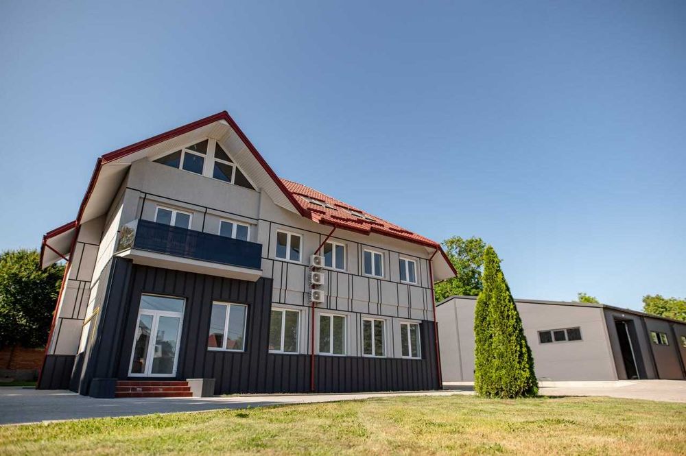 Продаж офісно-складського приміщення з земельною ділянкою у Львові