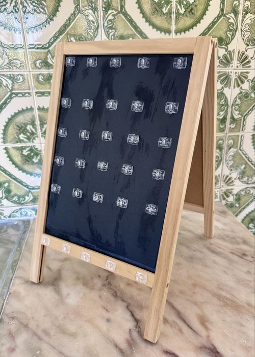 Expositor de mesa dobrável para ímanes, porta-chaves ou lembranças