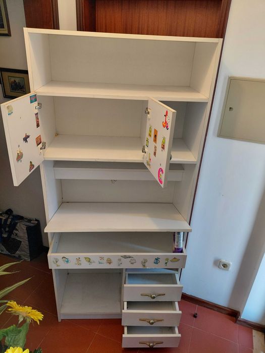 Secretária em Móvel para Quarto de Jovem Estudar ou Lazer