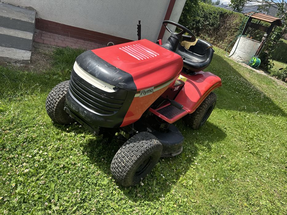 Traktorek kosiarka 12.5HP briggs & stratton wyrzut boczny  sprawny