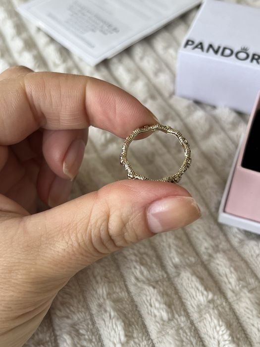 Anel flower crown com zirconias Pandora