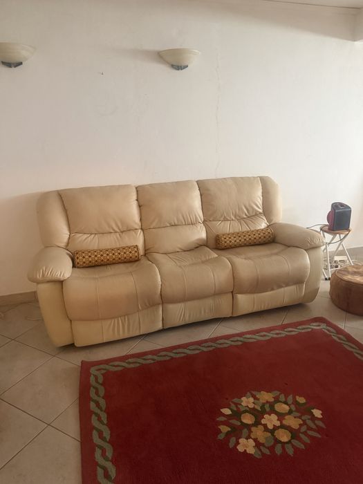 Conjunto de sofas em pele