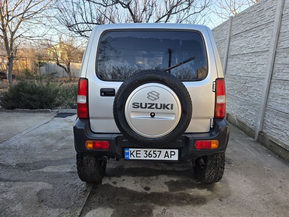 Продам автомобиль Suzuki Jimny.