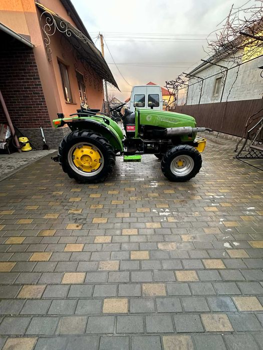 Продам.     трактор DV404D