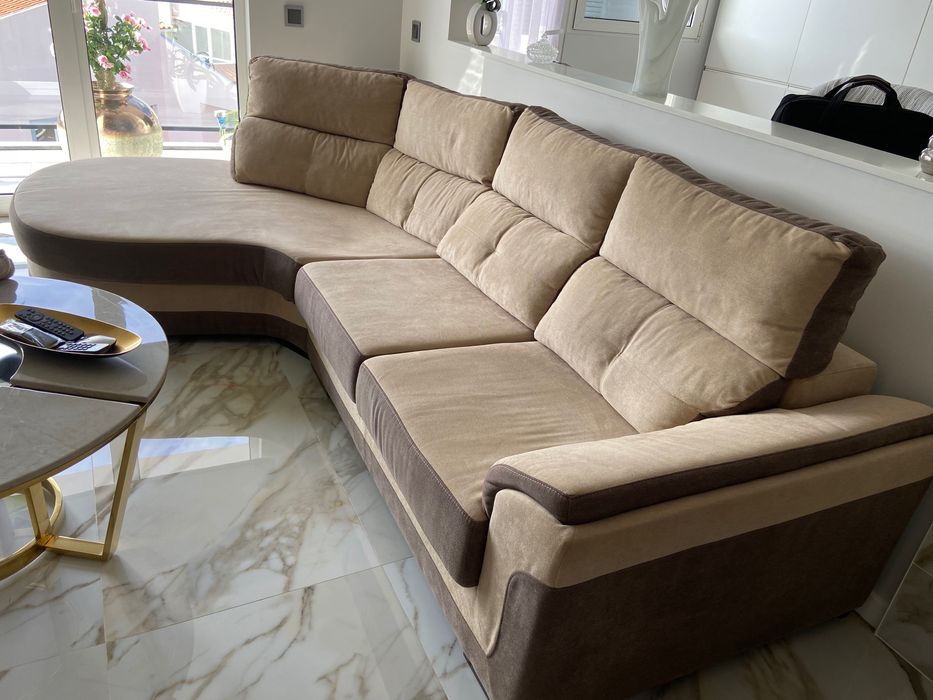 Vendo  Sofá   2,90  x    1m     estado impecável       Valor  400  €