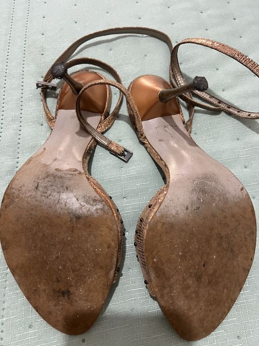 Sapato de salto alto verao Bugatti