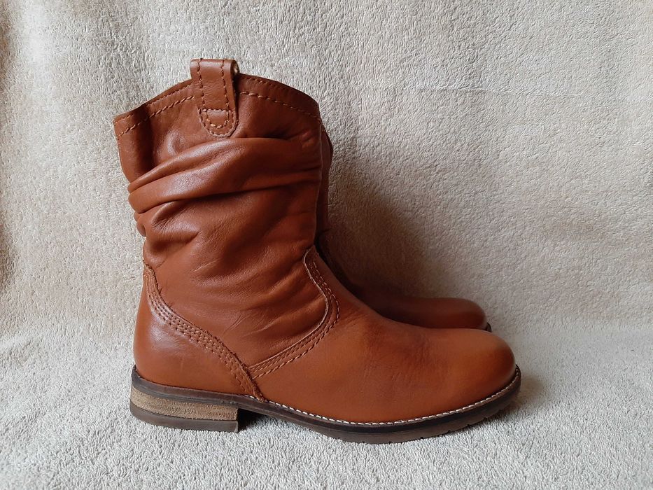 черевики p.i.u.r.e. Італія 35р.устілка 23см