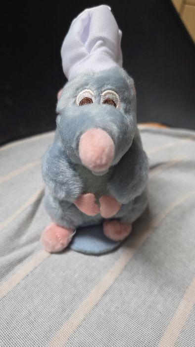 Peluche ratatuille com iman