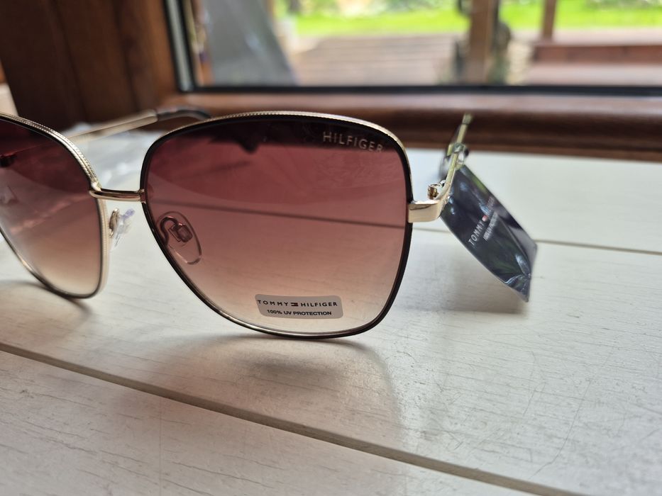 Okulary przeciwsłoneczne Tommy Hilfiger WM OM552