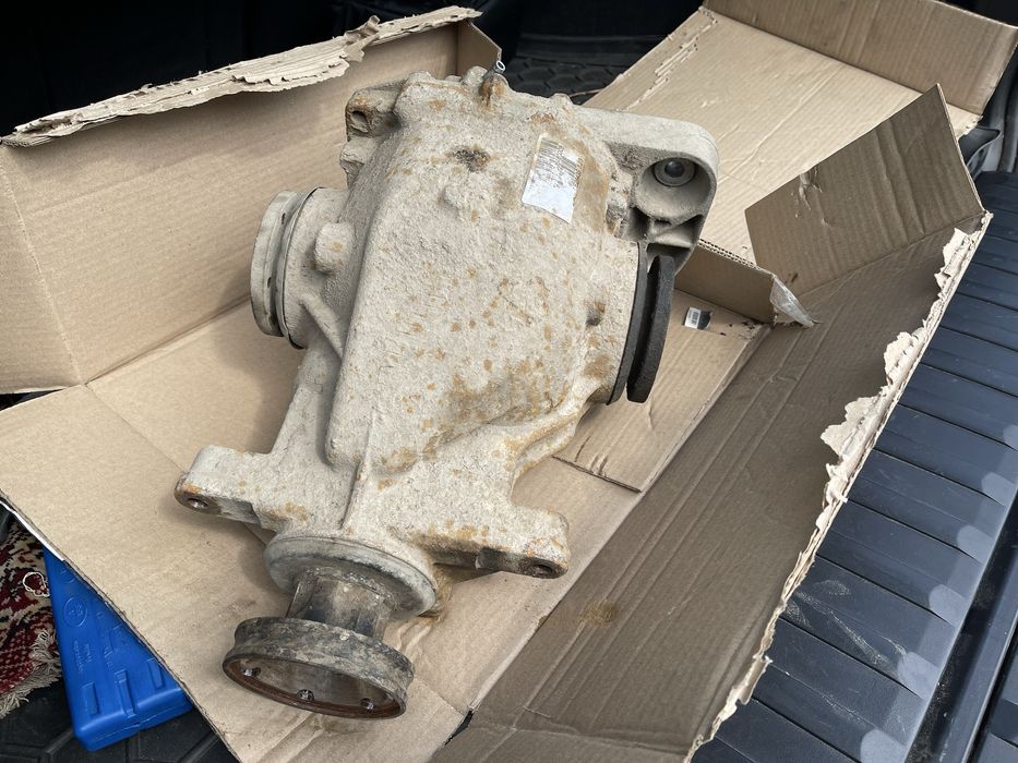 Задній міст редуктор BMW X5 E53 E2843S 3.23 2004