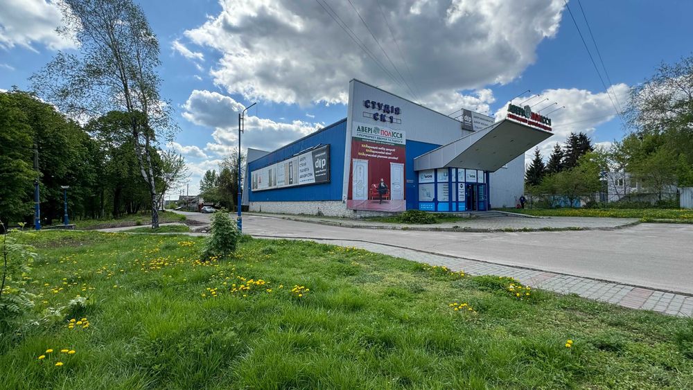 ПРОДАЖ окремого приміщення 1475м2 та ВЛАСНОЇ фасадної ділянки 42 СОТОК