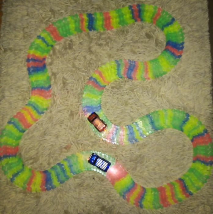 2 гоночні траси Magic Tracks Glow Tracks та 2 машинки з LED підсвіткою